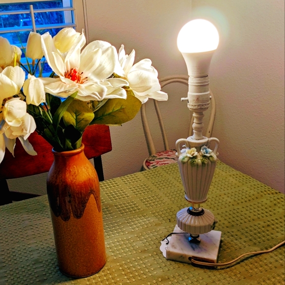 VTG Porcelain Capodimote Vanity Portable Boudoir Lamps Hand Painted Marble Base - Picture 3 of 8